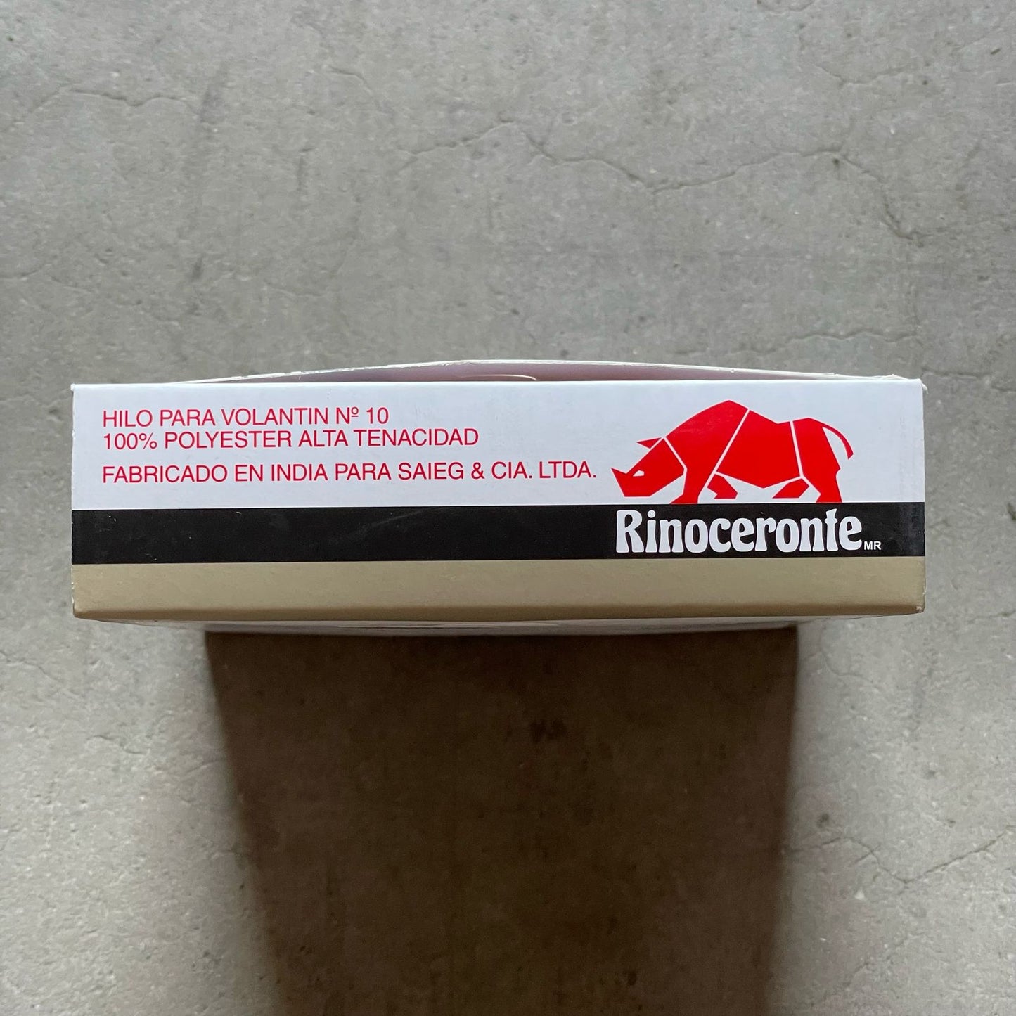 Hilo Rinoceronte N° 10 - Polyester - 200yds (12un)