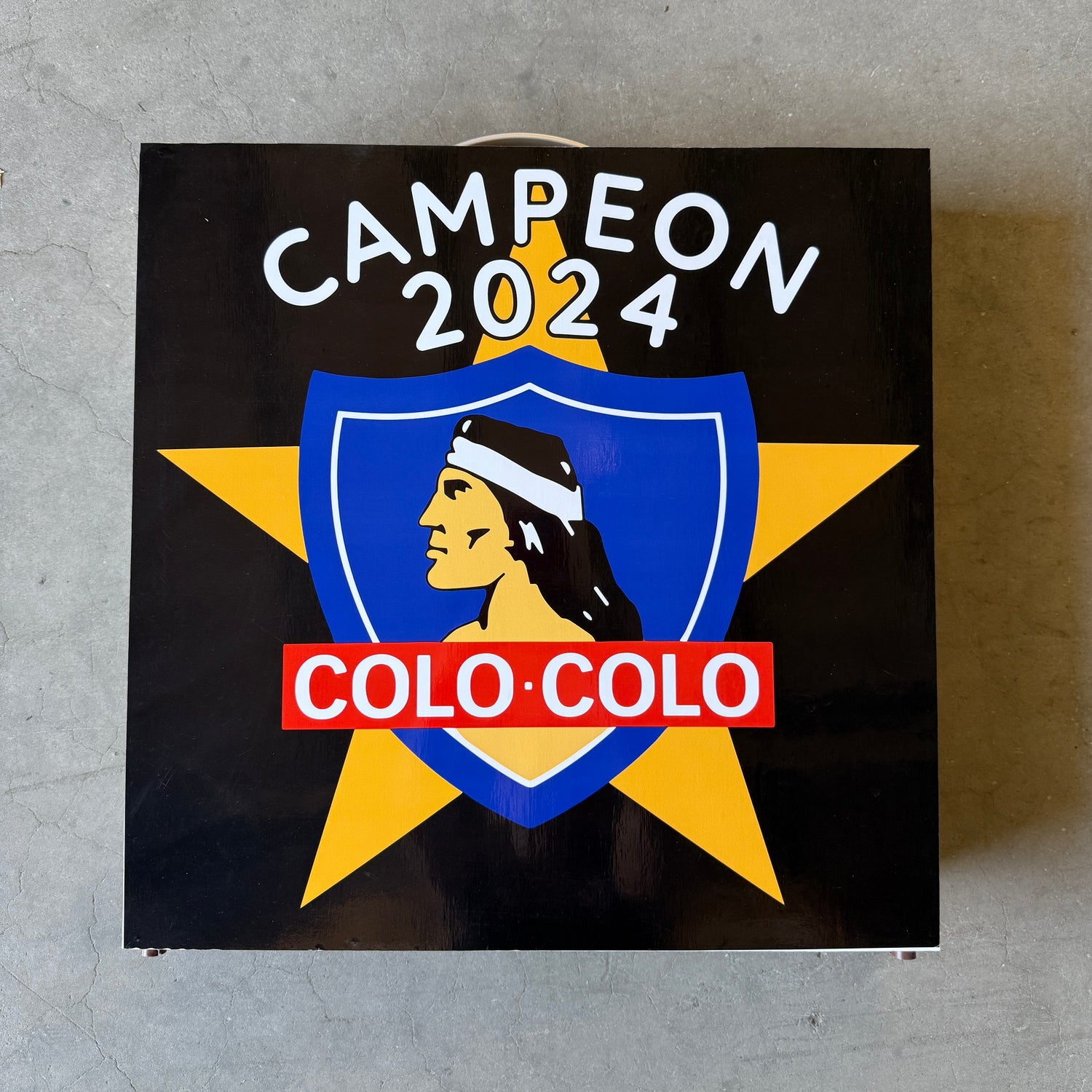 MALETA MADERA NATURAL CON LOGO