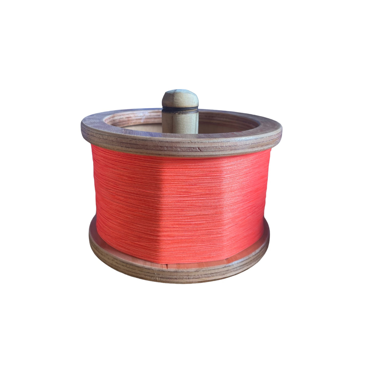 Carrete de 6plg con 500y de hilo sano.
