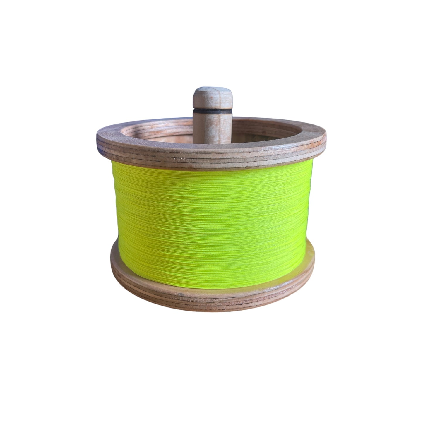 Carrete de 6plg con 500y de hilo sano.